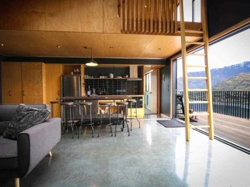 Award winning architecturally designed pad, Argyle Hill, New Zealand