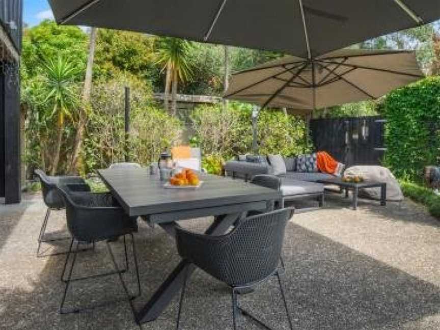 Relaxing Tropical Retreat - Point Wells Holiday Home, Matakana, New Zealand