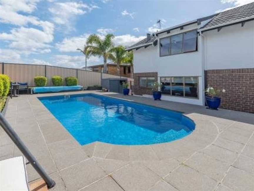 Parii - Half Moon Bay Holiday Home, Pakuranga Heights, New Zealand