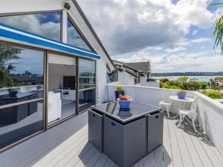 Parii - Half Moon Bay Holiday Home, Pakuranga Heights, New Zealand