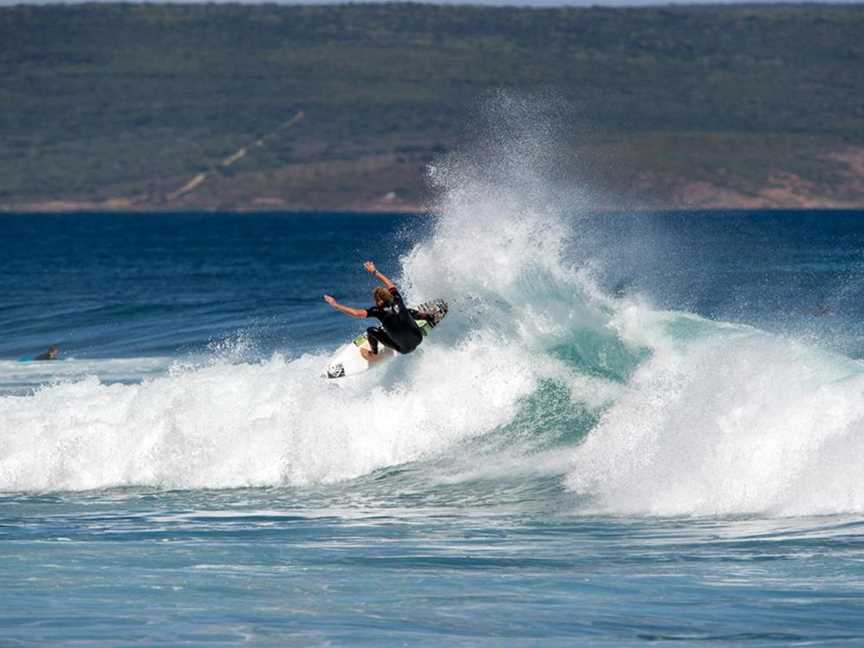 Surfing at Three Bears, Attractions in Yallingup