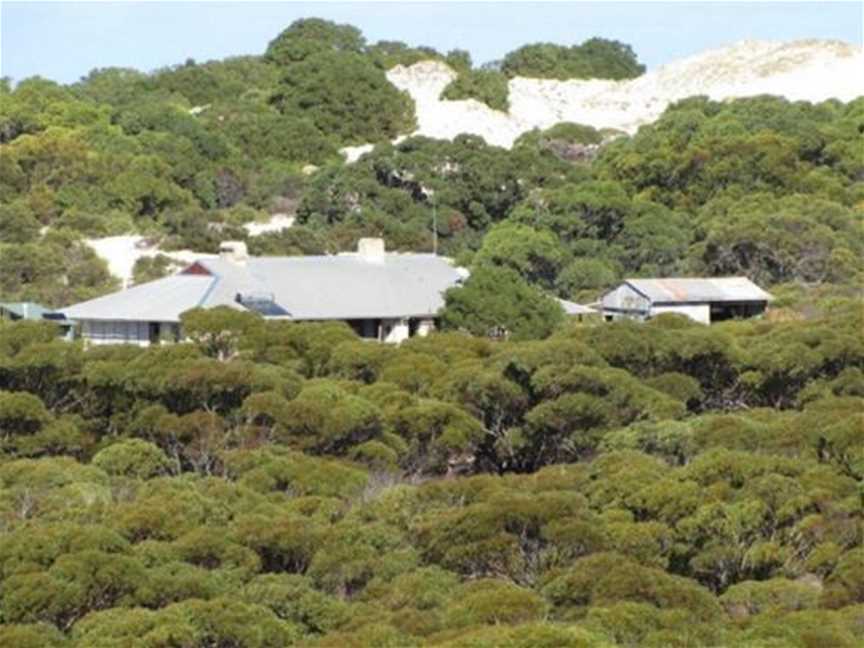 Eyre Bird Observatory, Attractions in Cocklebiddy