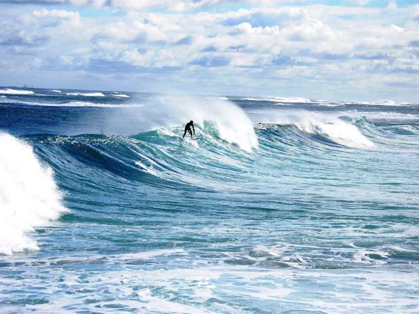 Surfing at Lefthanders, Attractions in Gracetown