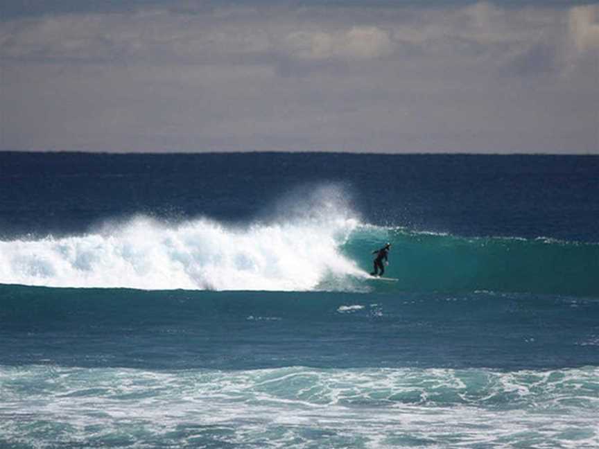 Surfing at Tombstones, Tourist attractions in Gnaraloo
