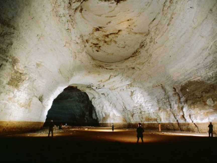 Abrakurrie Cave, Attractions in Eucla