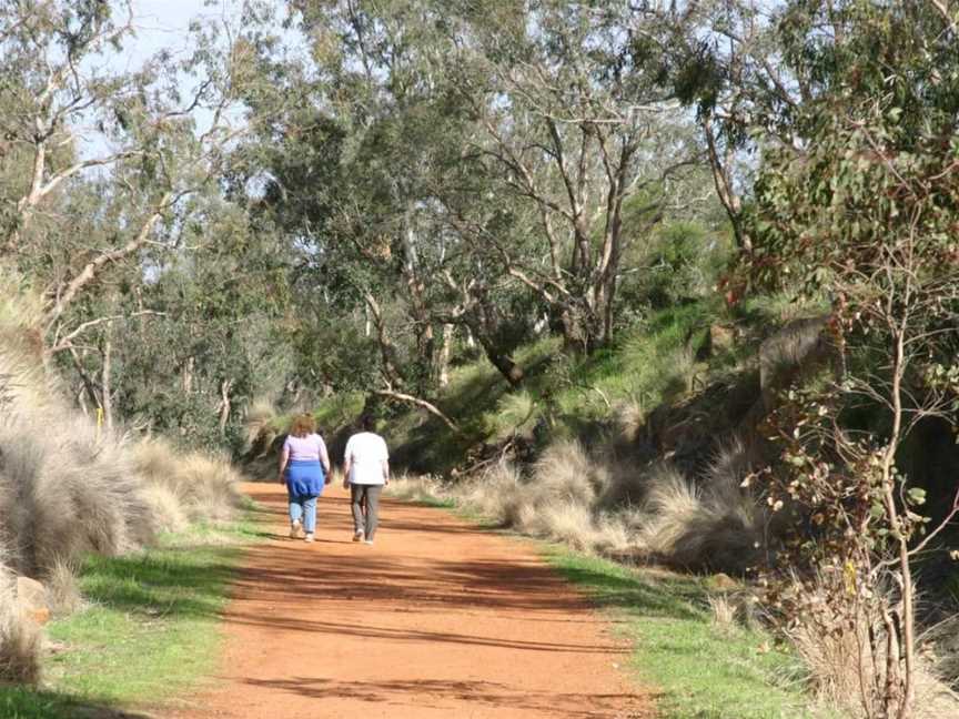 Railway Reserves Heritage Trail, Attractions in Mundaring