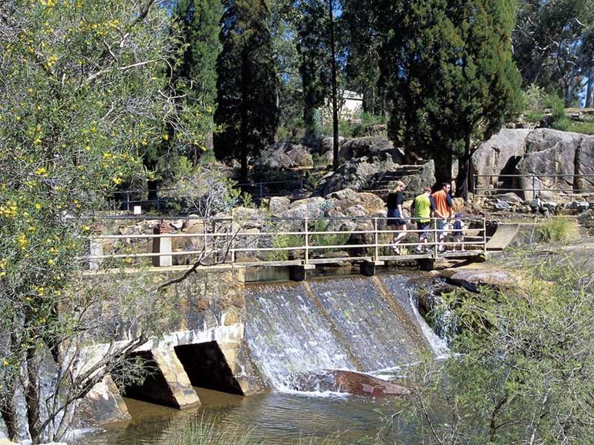 Railway Reserves Heritage Trail, Attractions in Mundaring