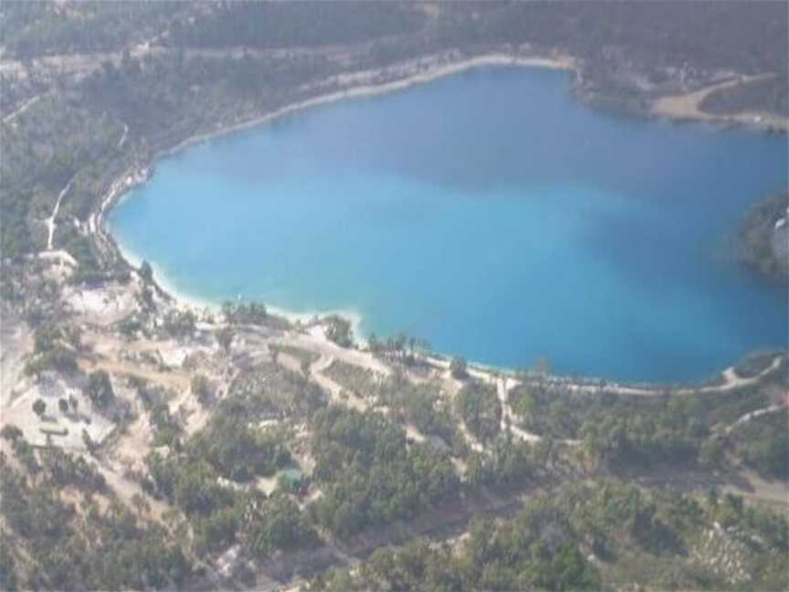 Stockton Lake, Tourist attractions in Shotts