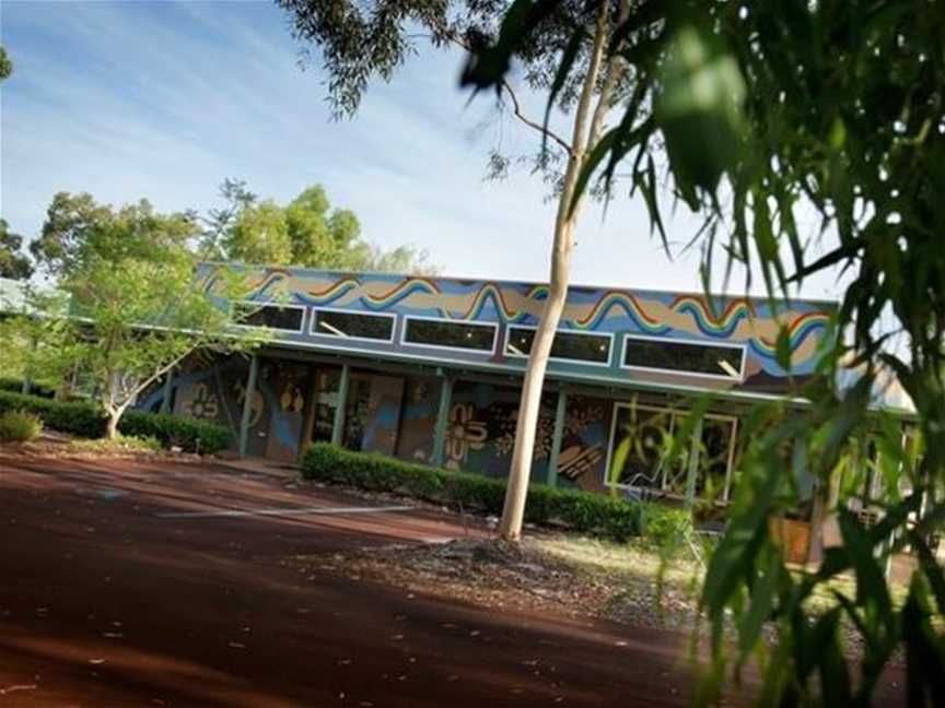 Maalinup Aboriginal Gallery, Attractions in Henley Brook