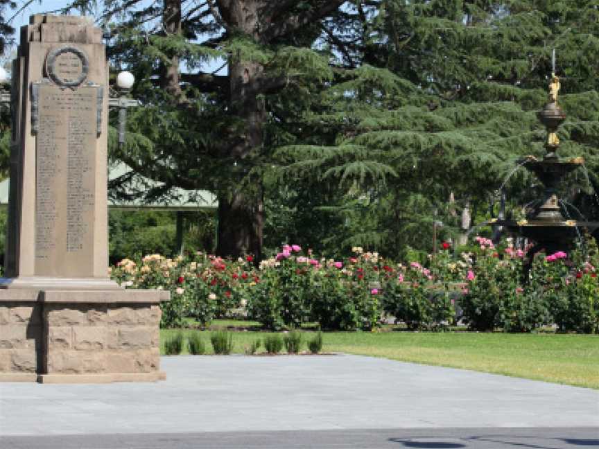 Victory Memorial Gardens, Tourist attractions in Wagga Wagga