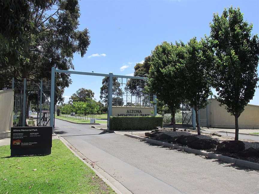 Altona Memorial Park, Tourist attractions in Altona North