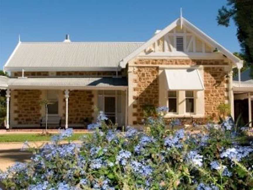 Pines Loxton Historic House and Garden, Tourist attractions in Loxton