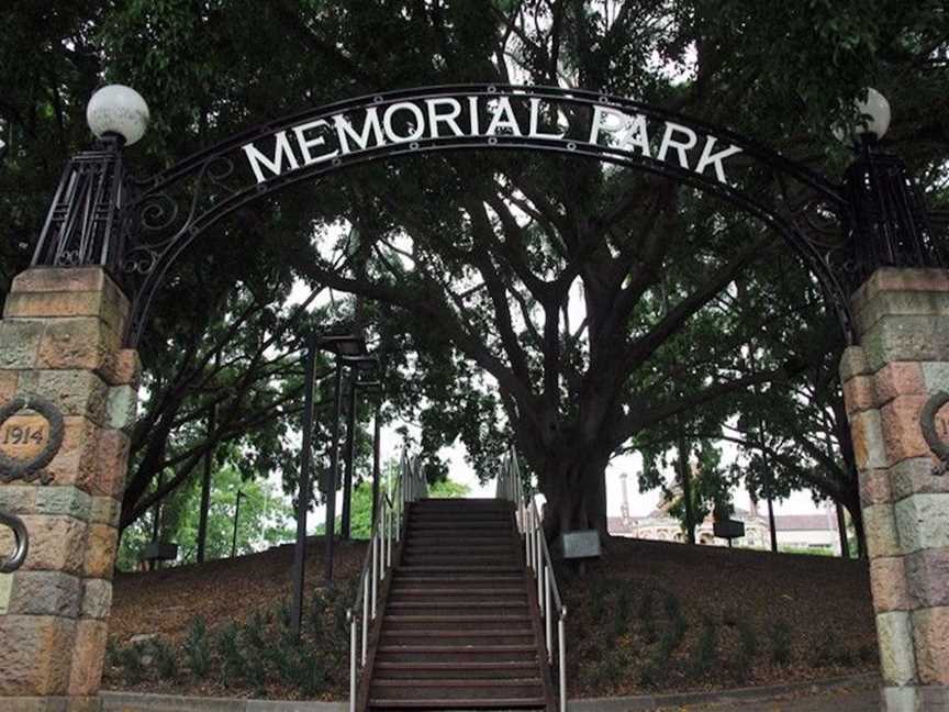 South Brisbane Memorial Park, Attractions in South Brisbane