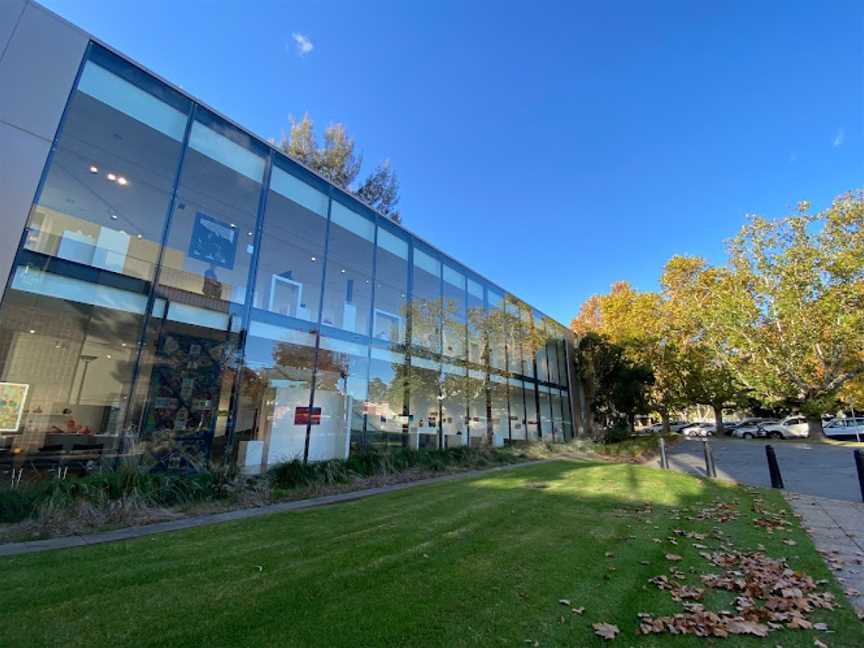 Wagga Wagga Art Gallery - National Art Glass Gallery, Wagga Wagga, NSW