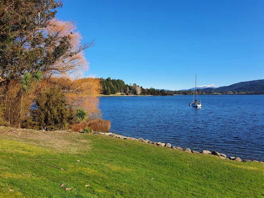 Te Anau, Lake, Te Anau, New Zealand