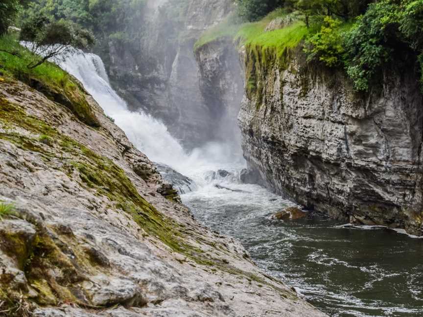 Te Reinga Falls, Wairoa, New Zealand