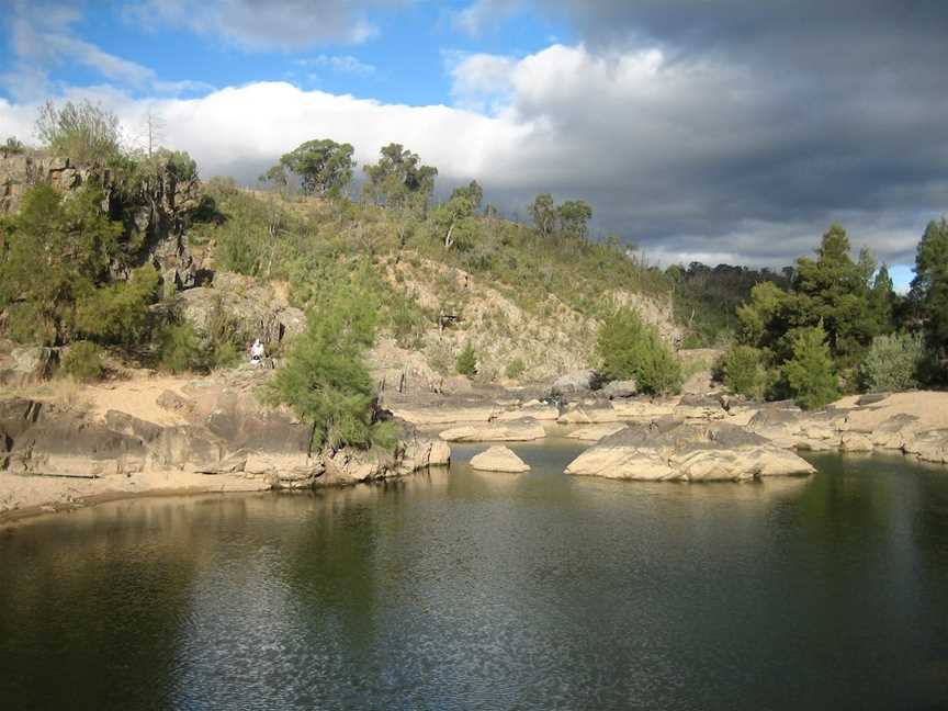 Kambah Pool to Pine Island Walking Trail, Tuggeranong, ACT