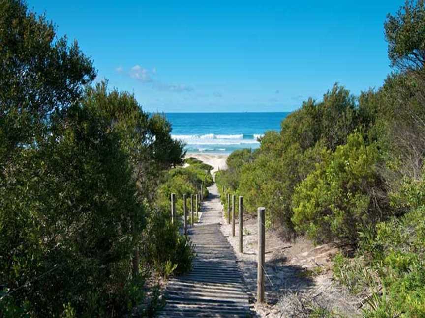 Pelican Beach Road lookout, Magenta, NSW