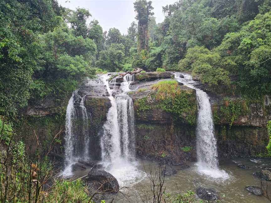 Tchupala Falls, Wooroonooran, QLD