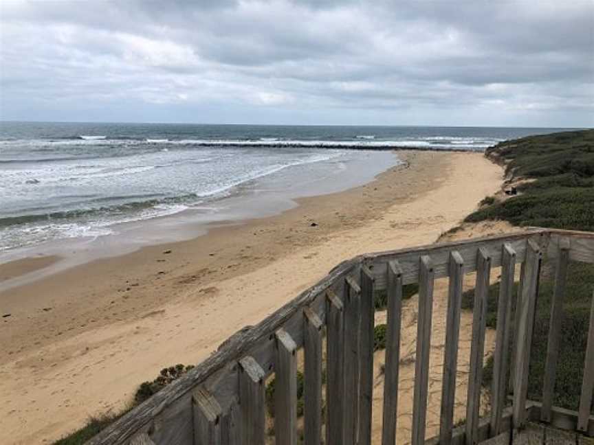 Bremlea Beach Bancoora, Torquay, VIC