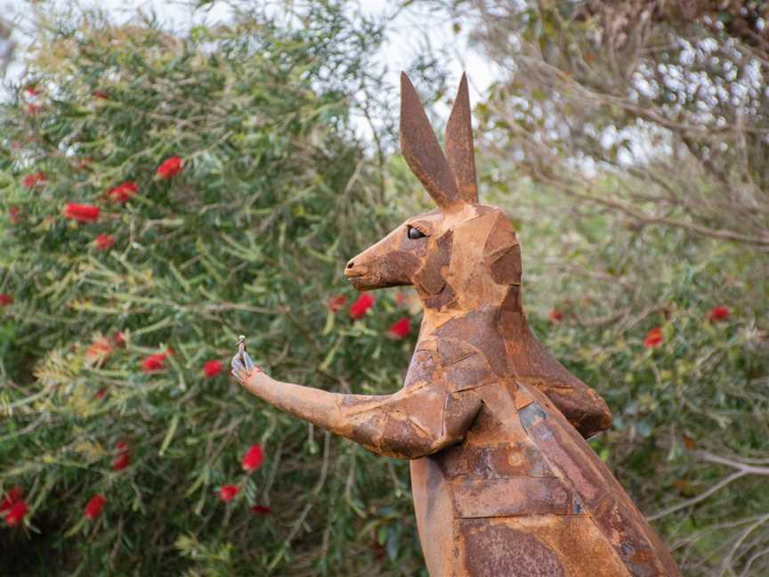 Kangaroo sculpture by Ian Michael, made from scrap metal steel. Commissioned by Handasyde's Strawberries