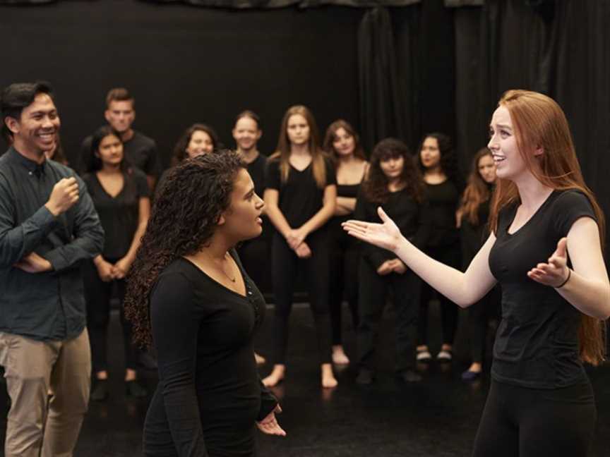 Introduction to Meisner Acting Technique, Social clubs in Western Springs