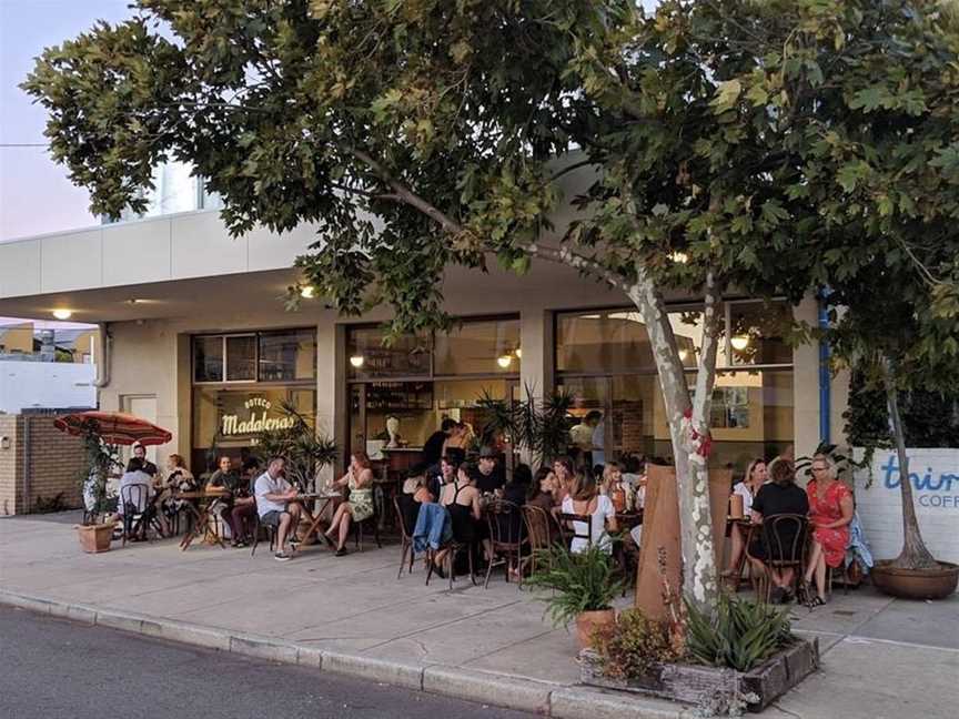 Madalena's Bar, Food & Drink in South Fremantle