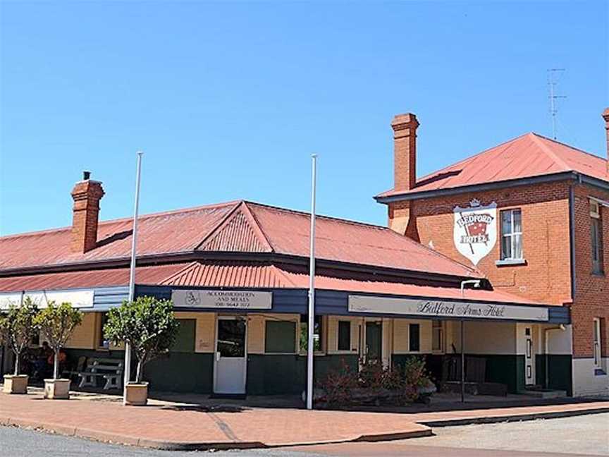 Bedford Arms Hotel, Food & drink in Brookton
