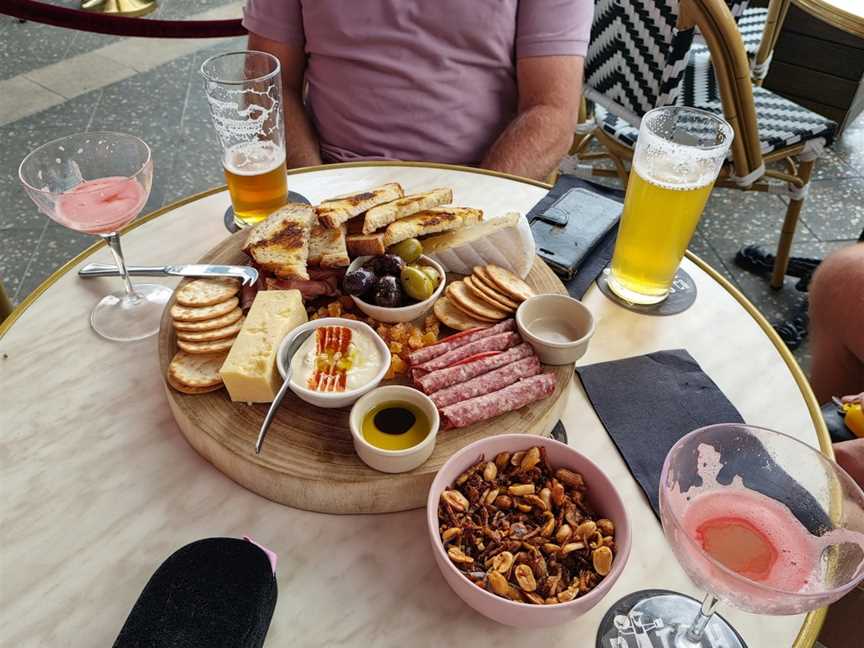 Respite Bar, Lugarno, NSW