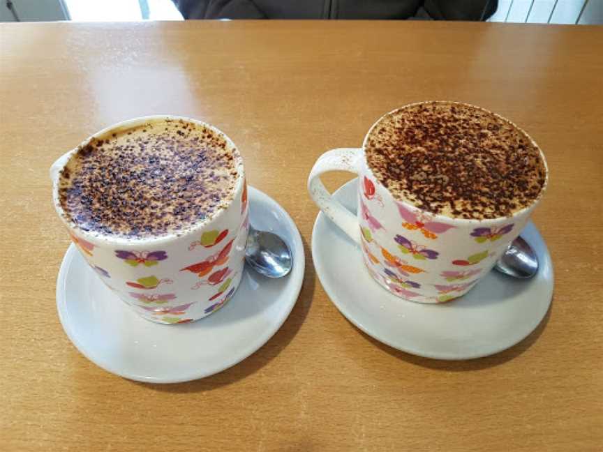 Chrissie's Book Lounge, Tocumwal, NSW