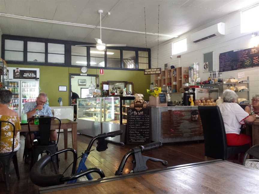 Floating Café, Grantham, QLD