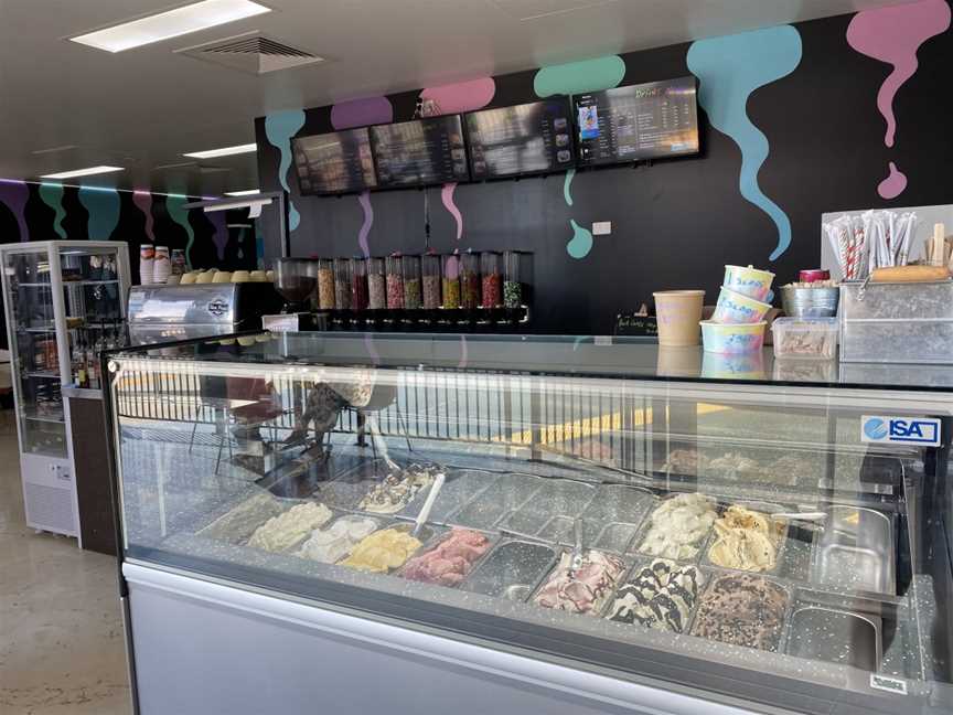 Huskys ice-creamery, Kingaroy, QLD