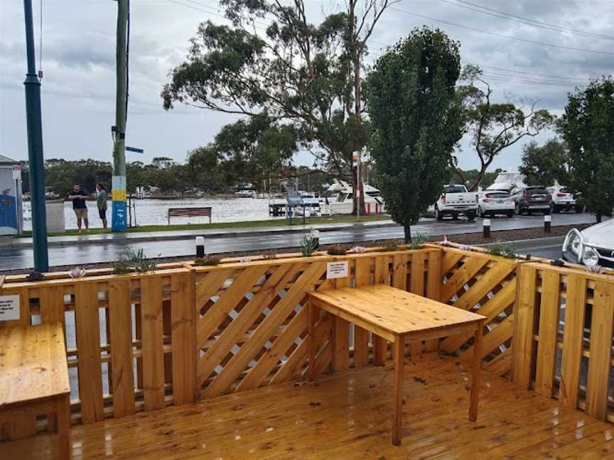 Cafe Toonalook, Paynesville, VIC