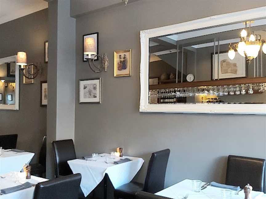 Le Petit Bistro, Kooyong, VIC