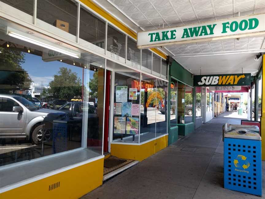 The Roundabout Takeaway Cafe, Mansfield, VIC