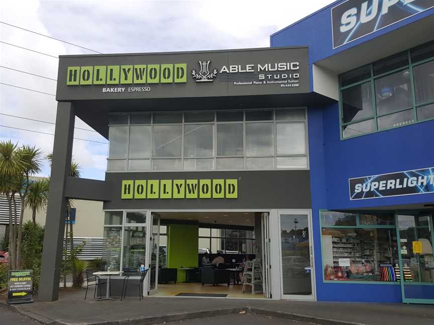 Hollywood Bakery & Espresso, Wairau Valley, New Zealand