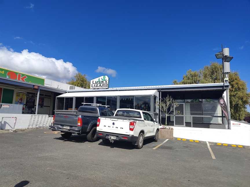 Lucky Lizard Tavern Bar & Grill, Waipahihi, New Zealand