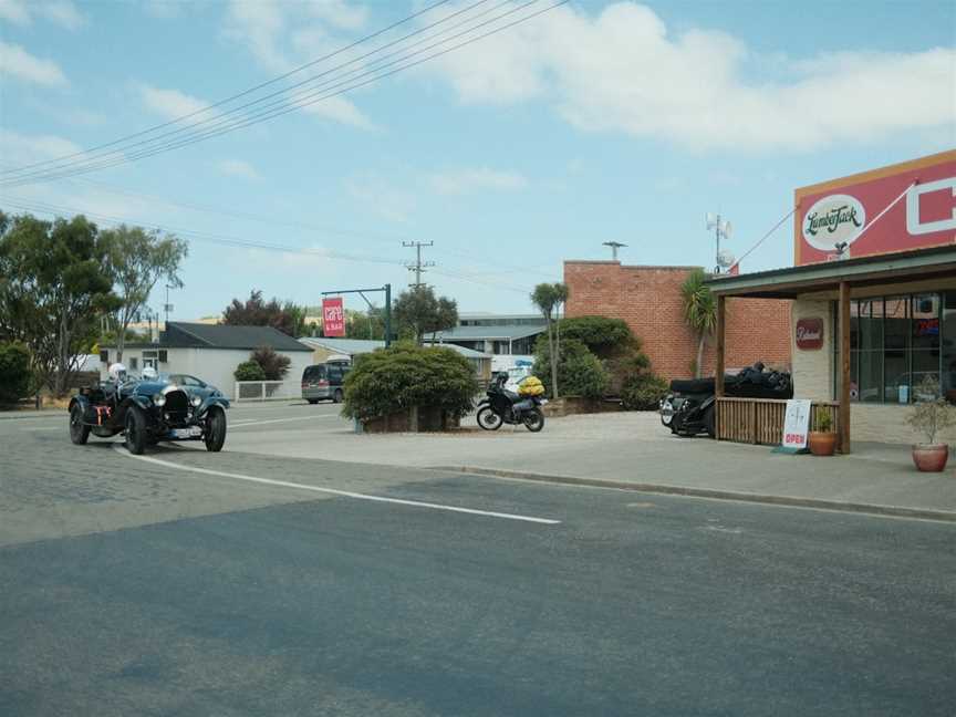 Lumberjack Cafe & Restaurant, Owaka, New Zealand