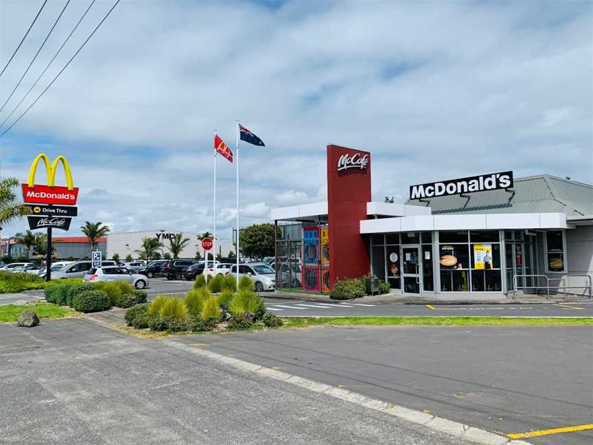 McDonald's Akoranga Drive, Northcote, New Zealand