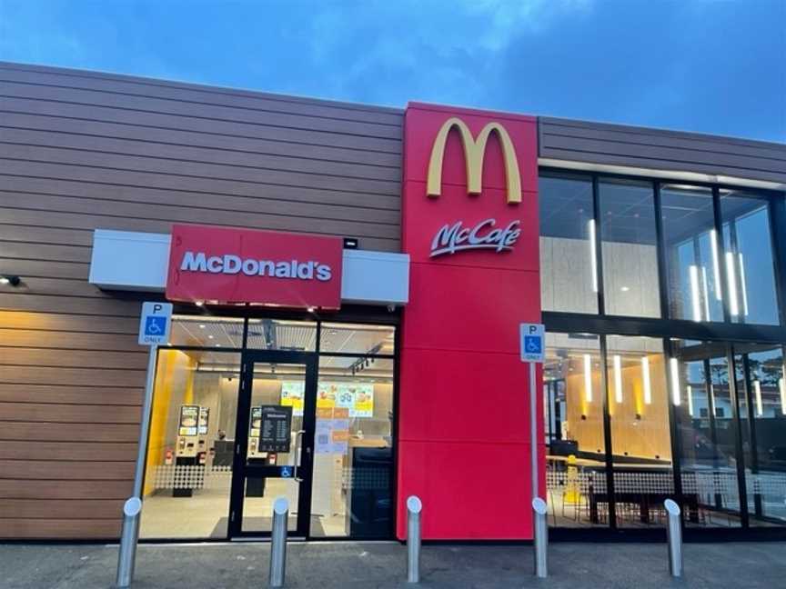 McDonald's Henderson, Henderson, New Zealand