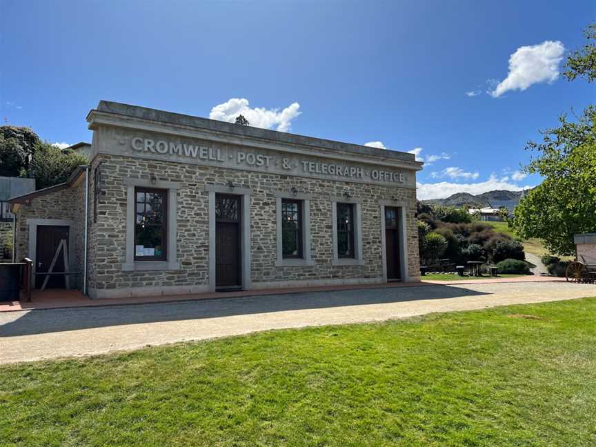 Penny Black Cocktail Bar, Cromwell, New Zealand