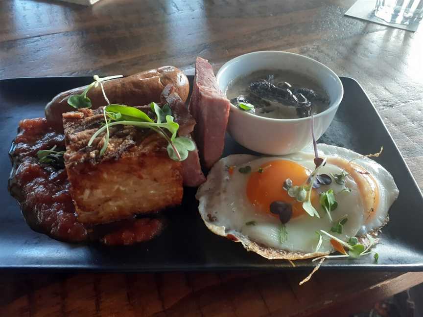 Redoubt Bar and Eatery Morrinsville, Morrinsville, New Zealand