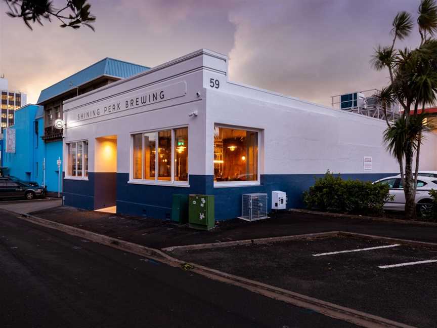 Shining Peak Brewing, New Plymouth Central, New Zealand