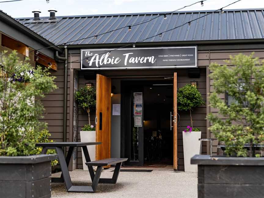 The Albie Tavern and Takeaway, Albert Town, New Zealand