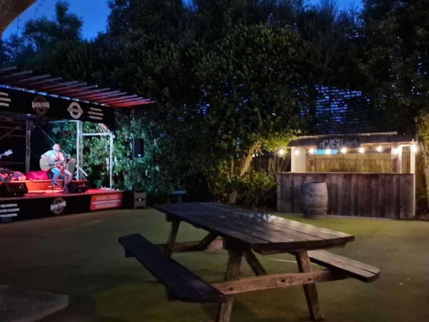 The Backyard Gastropub, Whatawhata, New Zealand