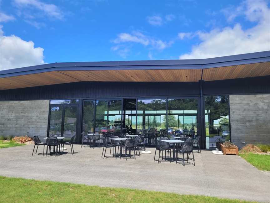 TiEKE Bar Cafe & Licensed Restaurant, Tamahere, New Zealand