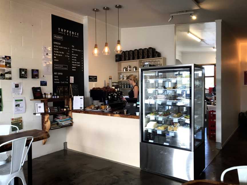 Tuppence Cafe, Waverley, New Zealand