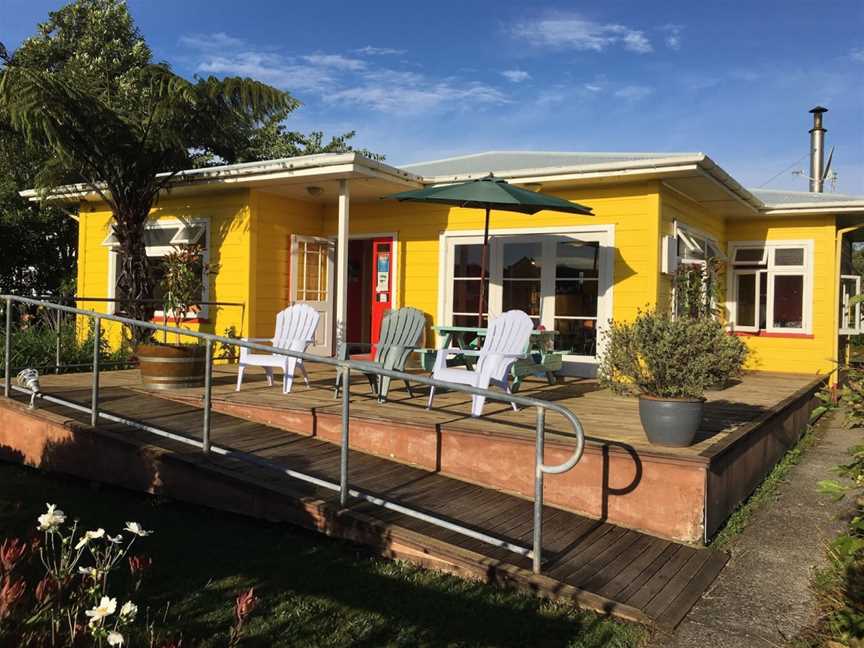 Yellow House Cafe & Restaurant, Westport, New Zealand