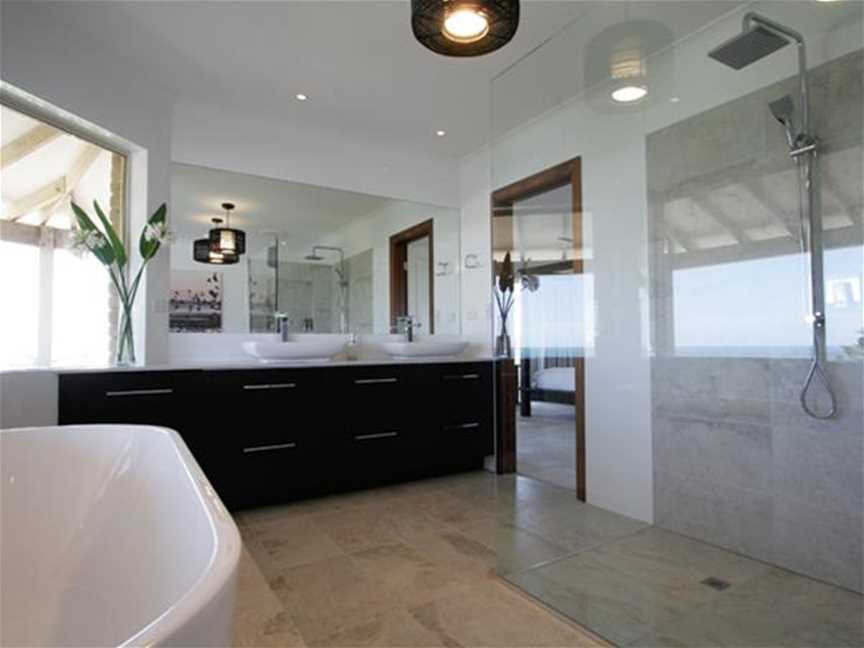 Sorrento Bathroom, Residential Designs in Quinns Rocks