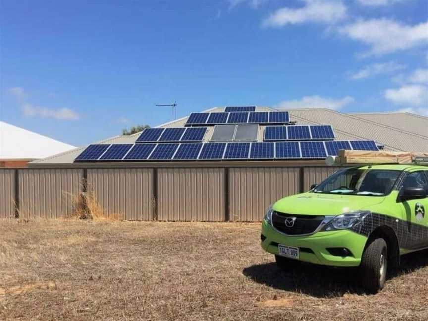 Geraldton Solar Force truck outside residential house with solar panels installed
